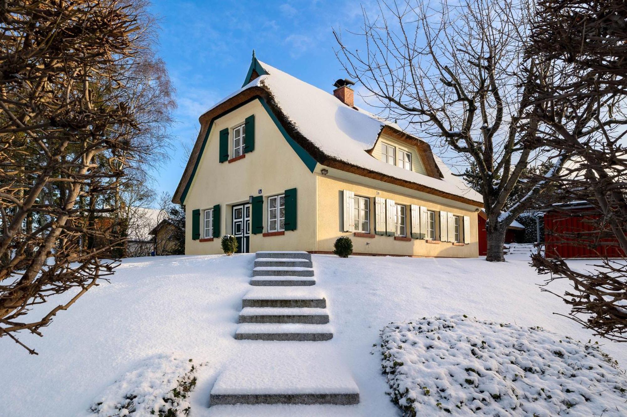 Ferienhaus Preetz 1A - Idylle Unter Reet Burtevitz Exterior photo